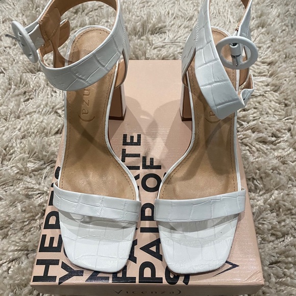 Vicenza white leather crocodile 4” heels - Picture 2 of 7